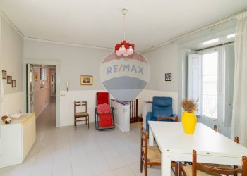 Sala da pranzo - Casa indipendente PIAZZA ARMANDO DIAZ
 
7, Paterno - foto 14