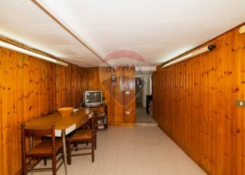 Sala da pranzo - Casa indipendente PIAZZA ARMANDO DIAZ
 
7, Paterno - foto 17