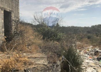 Edificio all\'aperto - Rustico contrada carcarazza
 
sn, Camporotondo Etneo - foto 3