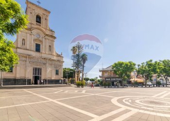 Edificio all\'aperto - Negozio Via Roma
 
194, San Giovanni la Punta - foto 1