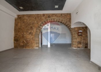 Stanza vuota - Commercial Premises Via Roma
 
120, Caltagirone - photo 3