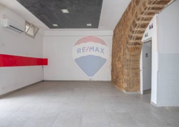 Parcheggio - Commercial Premises Via Roma
 
120, Caltagirone - photo 4