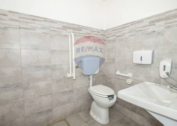Bagno - Commercial Premises Via Roma
 
120, Caltagirone - photo 7