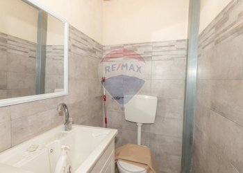 Bagno - Commercial Premises Via Roma
 
120, Caltagirone - photo 8