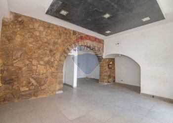 Stanza vuota - Commercial Premises Via Roma
 
120, Caltagirone - photo 11