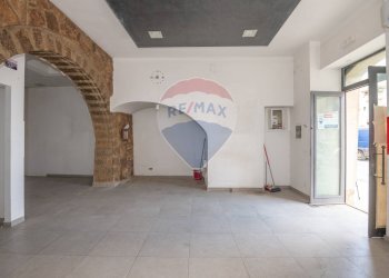 Stanza vuota - Commercial Premises Via Roma
 
120, Caltagirone - photo 13
