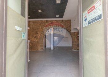 Hall / corridoio - Commercial Premises Via Roma
 
120, Caltagirone - photo 20