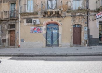 Edificio all\'aperto - Commercial Premises Via Roma
 
120, Caltagirone - photo 21