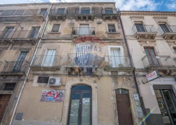 Edificio all\'aperto - Commercial Premises Via Roma
 
120, Caltagirone - photo 25
