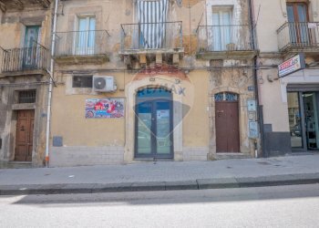 Edificio all\'aperto - Commercial Premises Via Roma
 
120, Caltagirone - photo 26