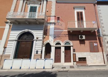 Edificio all\'aperto - Independent house Via Ugo Foscolo
 
71, Bari - photo 1