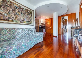 Soggiorno - Quadrilocale Via Pietro Mascagni
 
22, Bari - foto 4