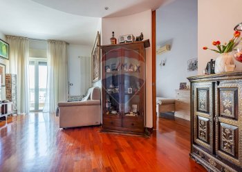 Soggiorno - Quadrilocale Via Pietro Mascagni
 
22, Bari - foto 5