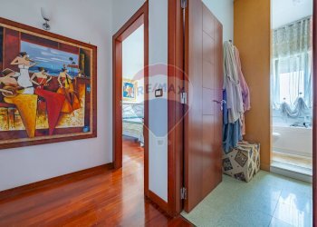 Hall / corridoio - Quadrilocale Via Pietro Mascagni
 
22, Bari - foto 11