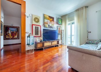 Soggiorno - Quadrilocale Via Pietro Mascagni
 
22, Bari - foto 21