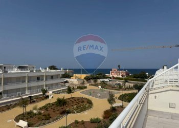 Balcone - Trilocale Via Alfredo Giovine
73, Bari - foto 4