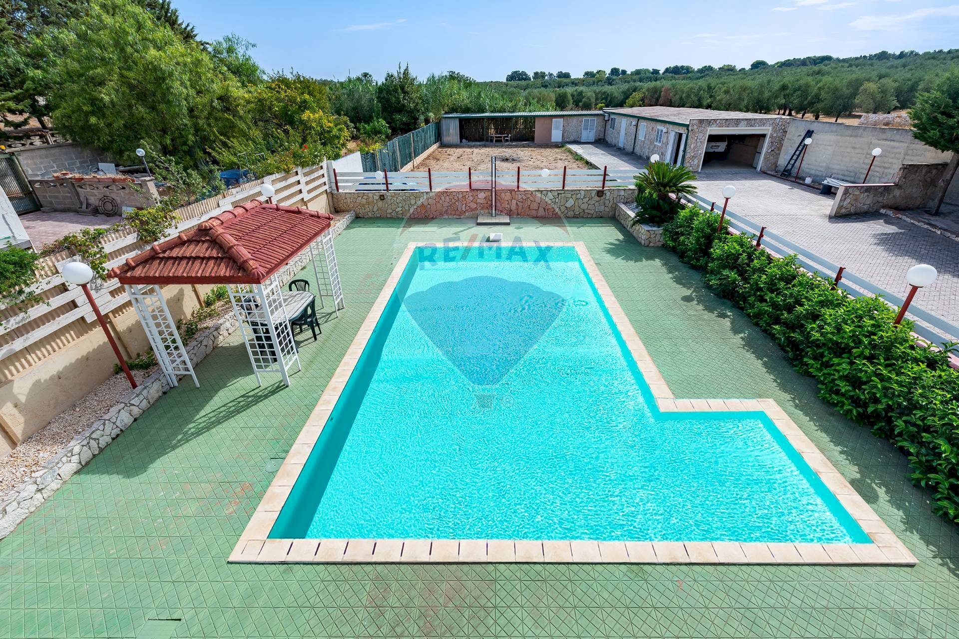 Piscina - Villa Generale Palmiotti
 
41/C, Bitetto - foto 2