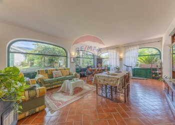 Sala da pranzo - Villa Via Madonna degli Angeli
 
40, Velletri - photo 7