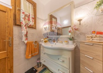 Bagno - Villa Via Madonna degli Angeli
 
40, Velletri - photo 16