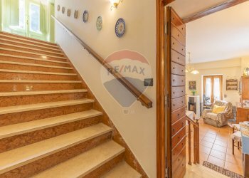 Scale - Villa Via Madonna degli Angeli
 
40, Velletri - photo 17