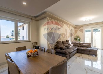 Sala da pranzo - Casa indipendente VIA SANT'AMBROGIO
 
38, Triuggio - foto 7