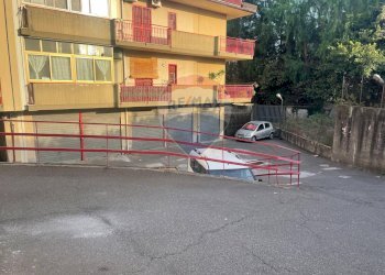 Edificio all\'aperto - Box Via Sottotenente Vincenzo Barbagallo
 
75, Acireale - foto 1