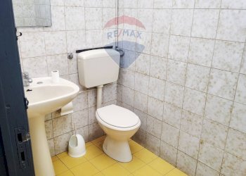 Bagno - Locale Commerciale Via Cimone
 
1, Catania - foto 4