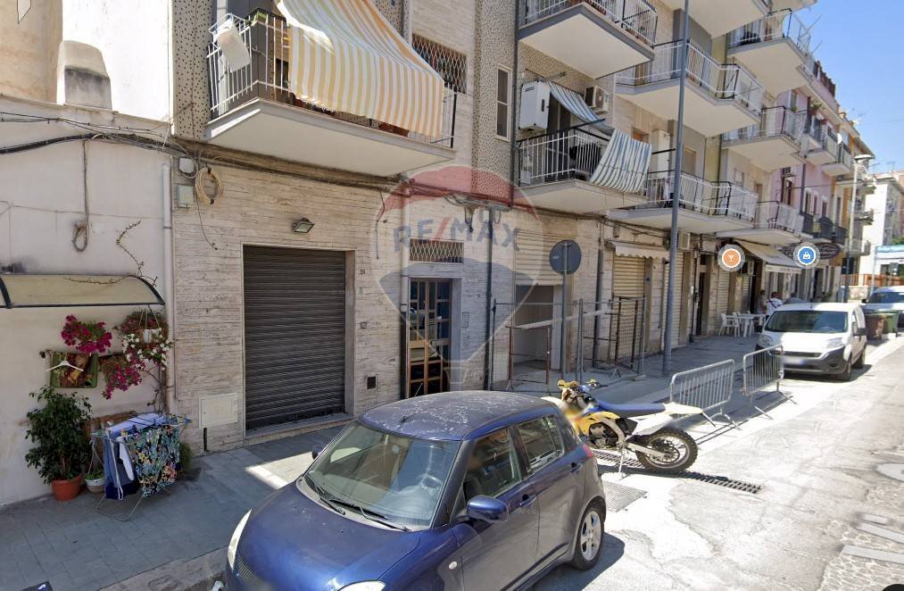 Edificio all\'aperto - Locale Commerciale Via Gargano
29, Manfredonia - foto 2