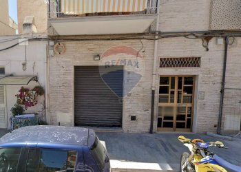 Edificio all\'aperto - Locale Commerciale Via Gargano
 
29, Manfredonia - foto 1