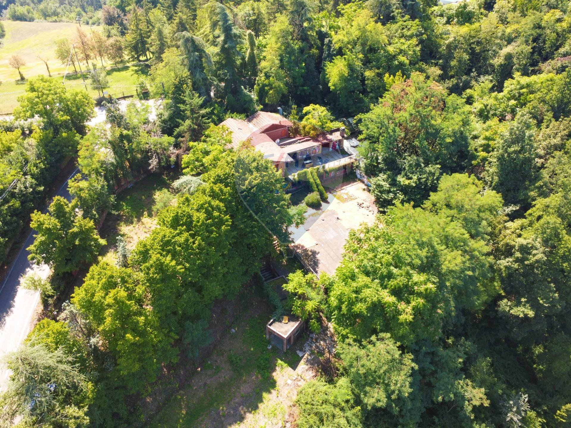 Giardino - Locale Commerciale VIA MATILDICA
 
12, Quattro Castella - foto 1