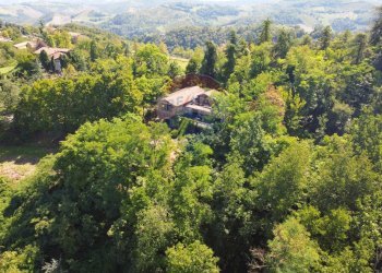 Vista delle montagne - Locale Commerciale VIA MATILDICA
 
12, Quattro Castella - foto 2