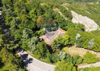 Vista delle montagne - Locale Commerciale VIA MATILDICA
 
12, Quattro Castella - foto 4