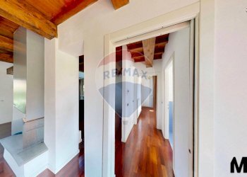 Hall / corridoio - Terraced Villa via Riviera
 
1, Torre d'Isola - photo 17