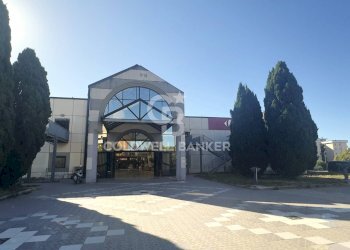 Foto 3 - Locale Commerciale Via Aldo Moro, Tarquinia - foto 3