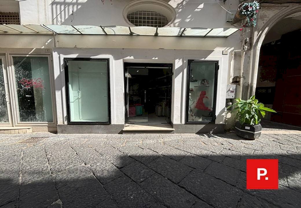 Foto 1 - Locale Commerciale Via San Giovanni
 
38, Caserta - foto 1