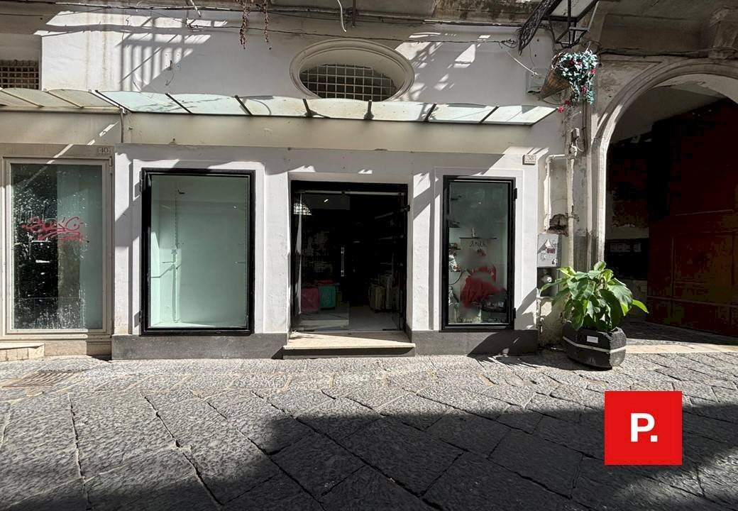 Foto 2 - Locale Commerciale Via San Giovanni
 
38, Caserta - foto 2