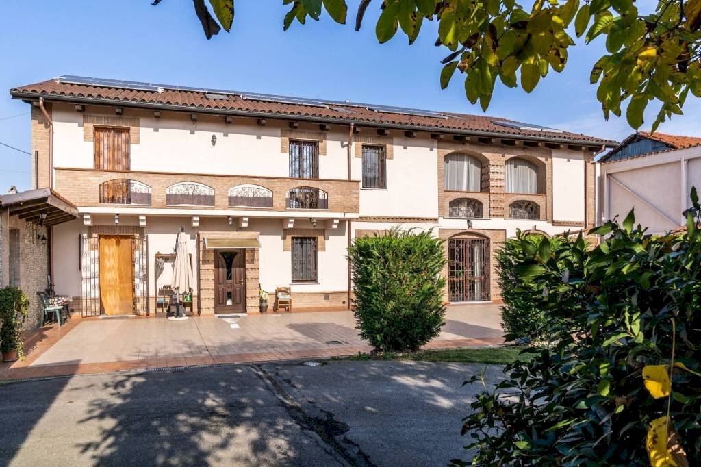 Facciata - Villa via Maniotto, 6, Carmagnola - foto 1