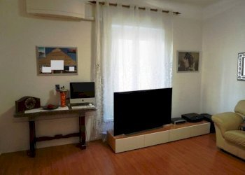 Salone - Trilocale corso Luigi Andrea Martinetti, 1, Genova (zona Sampierdarena) - foto 3