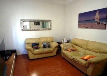 Salone - Trilocale corso Luigi Andrea Martinetti, 1, Genova (zona Sampierdarena) - foto 4