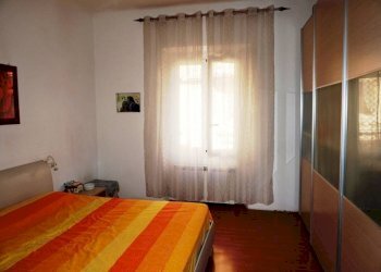 Camera da letto - Trilocale corso Luigi Andrea Martinetti, 1, Genova (zona Sampierdarena) - foto 13