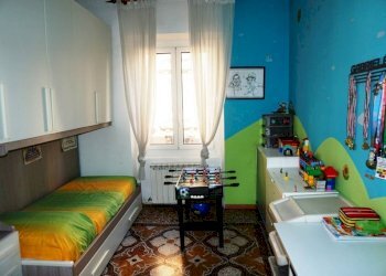 Camera da letto - Trilocale corso Luigi Andrea Martinetti, 1, Genova (zona Sampierdarena) - foto 15