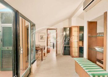 Soggiorno - Quadrilocale via delle Ville, 8, Portovenere - foto 12