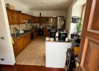 Cucina - Casa indipendente via Fratelli Bottero, 1/a, Chiusa di Pesio - foto 3