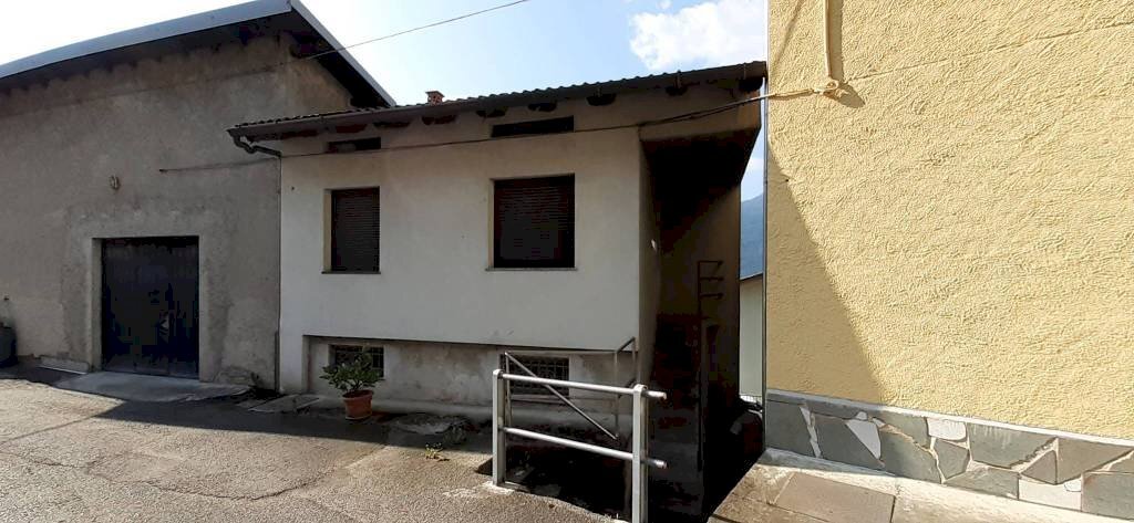 Facciata - Villa via Madonnina, Montagna in Valtellina - foto 3