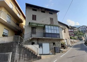 Facciata - Villa via Madonnina, Montagna in Valtellina - foto 1