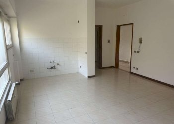 Soggiorno 4. - Bilocale via Beata Vergine del Carmelo, Roma (zona Mostacciano) - foto 6