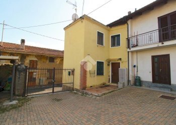 Rustic Via principi della cisterna, Reano - photo 2