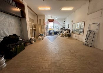 Stanza vuota - Ufficio LARGO ENRICO TOTI
 
9, Burago di Molgora - foto 7