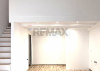 Stanza vuota - Bilocale Via Gioacchino Rossini
 
55, Triggiano - foto 5