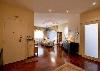 Soggiorno - Quadrilocale Via Lonigro
 
17, Bari - foto 2